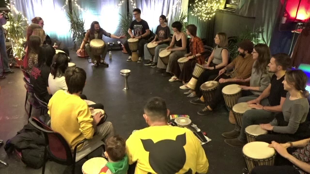 Festivalul Sinestezia de la Iași a luat sfârșit. Spectatorii au învățat să cânte la instrumente. „M-a emoționat foarte tare”