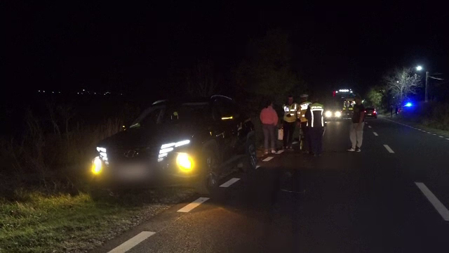 Două fete lovite în plin de o mașină care intrase într-o depășire, în Vaslui