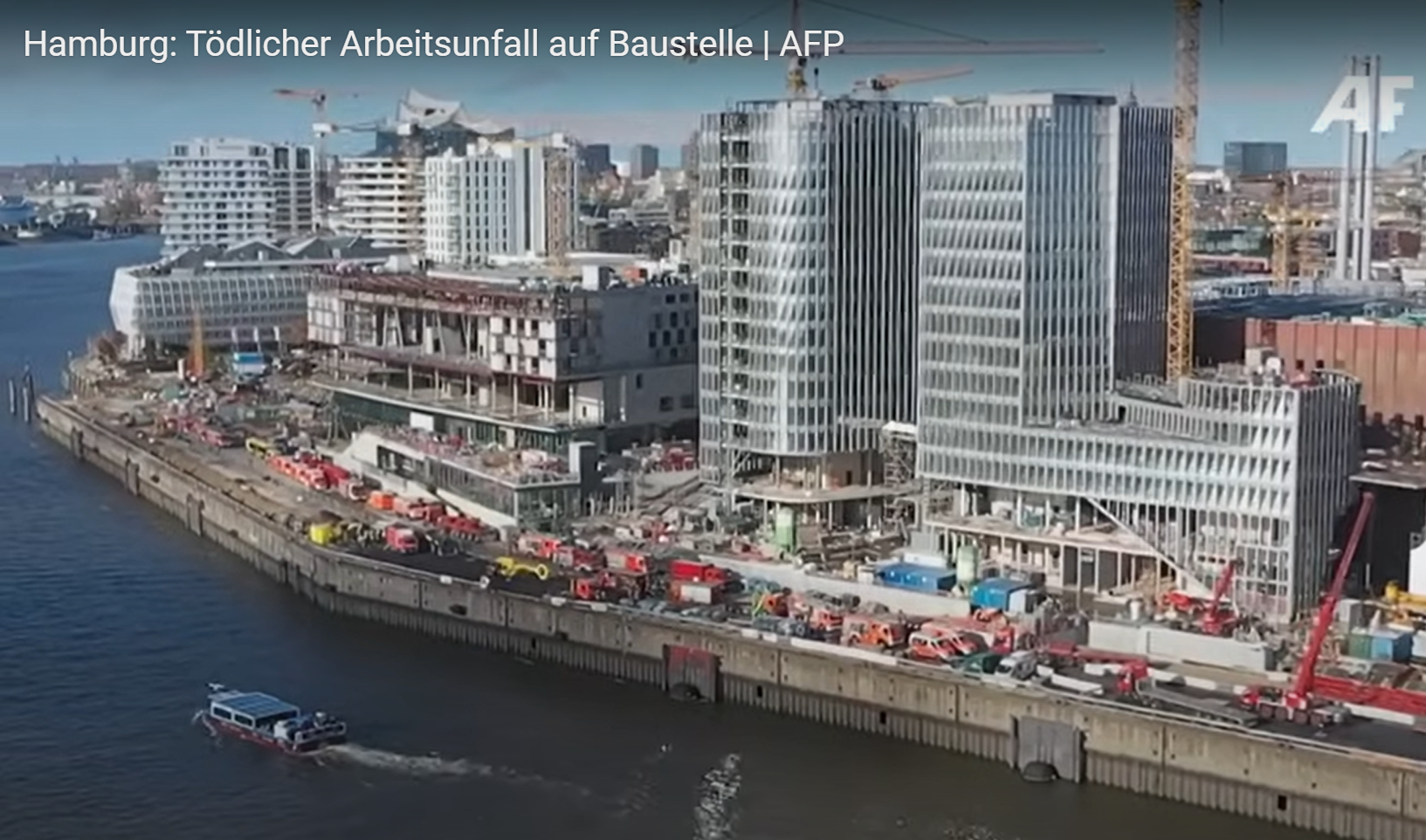 Patru muncitori au murit după ce o schelă s-a prăbușit pe un șantier din Hamburg VIDEO