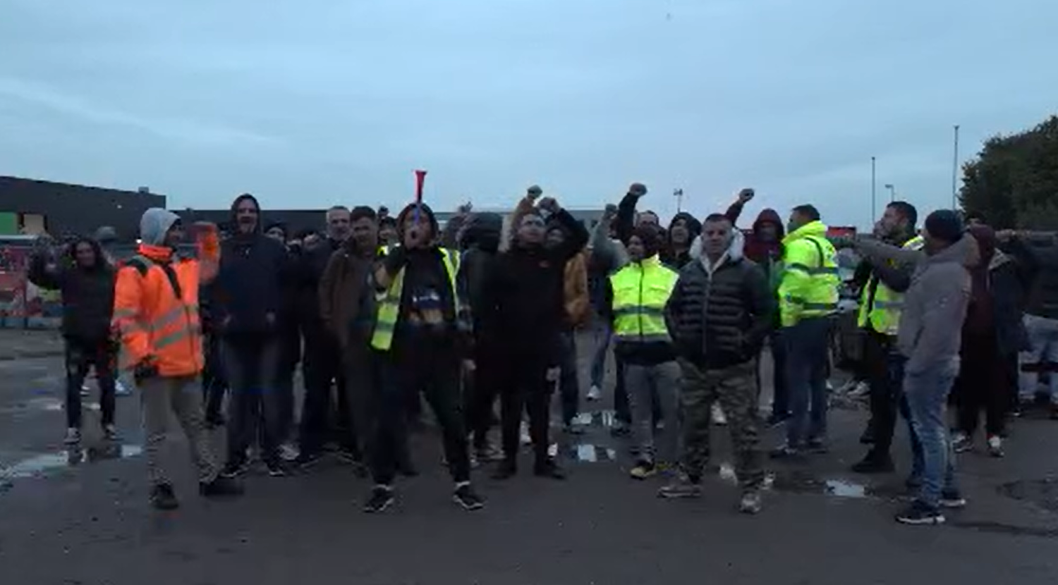 Peste 100 de români protestează la un centru Microsoft din Olanda pentru salariile restante. ”Viețile noastre depind de asta”