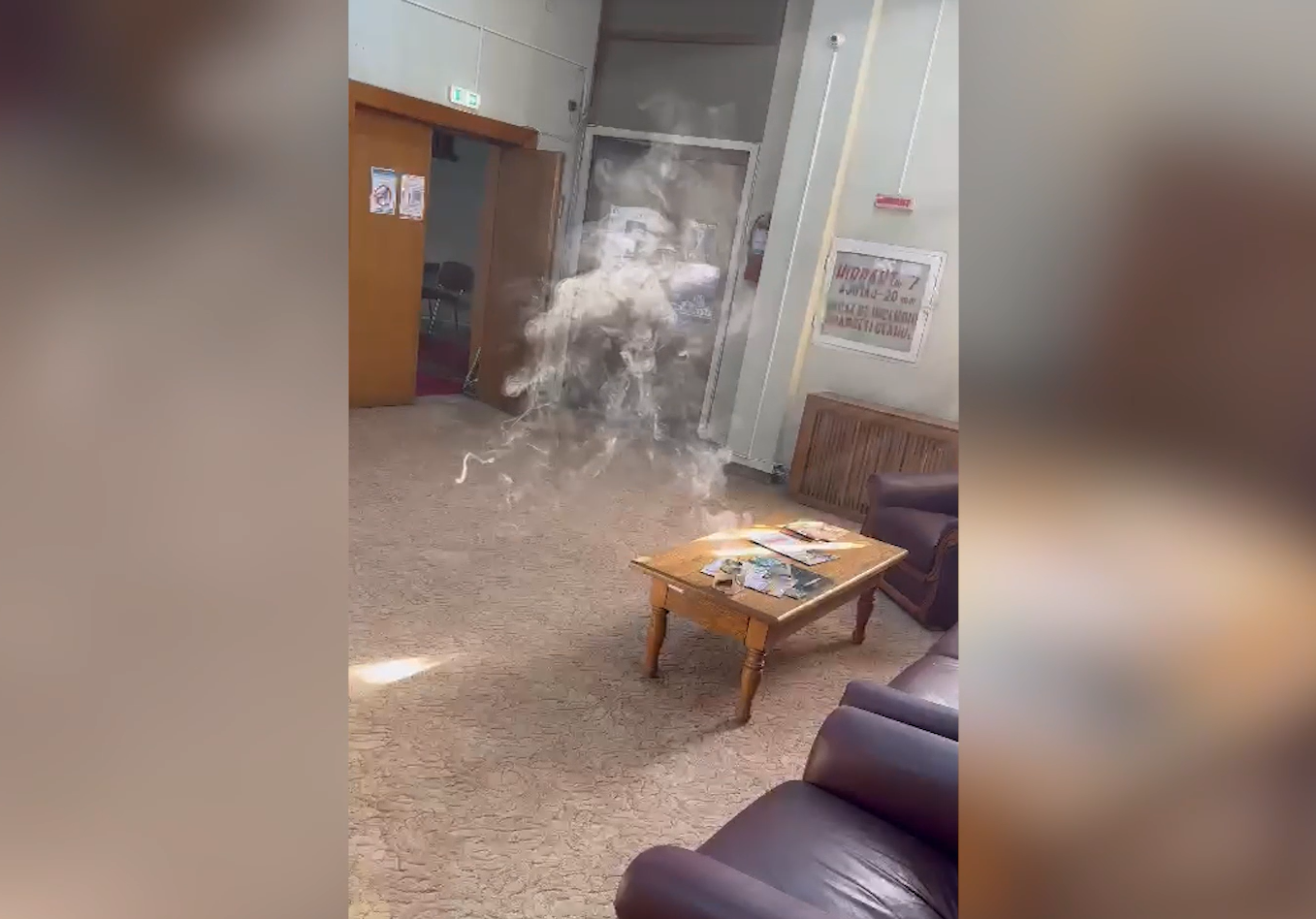 Subprefectul PSD de Vaslui tămâiază zilnic instituția, după arestarea baronului Buzatu. ”Să mă ferească Dumnezeu de dușmani”