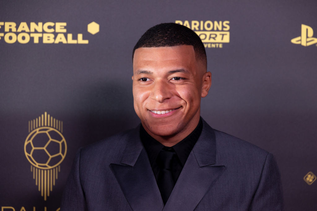 Mbappe vrea un salariu de 100 de milioane de euro la Real Madrid. Starul francez, reprezentat de mama sa la negocieri