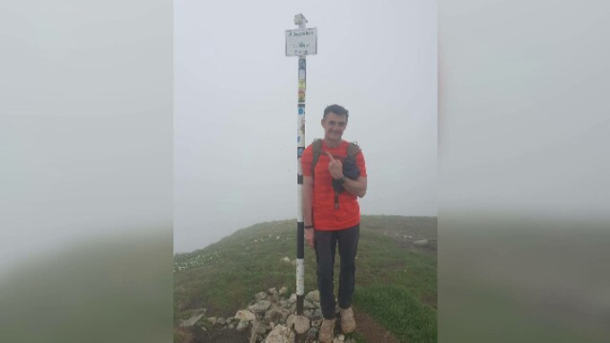 Turistul francez dat dispărut după ce a plecat în drumeţie în Bucegi a fost găsit decedat într-o prăpastie
