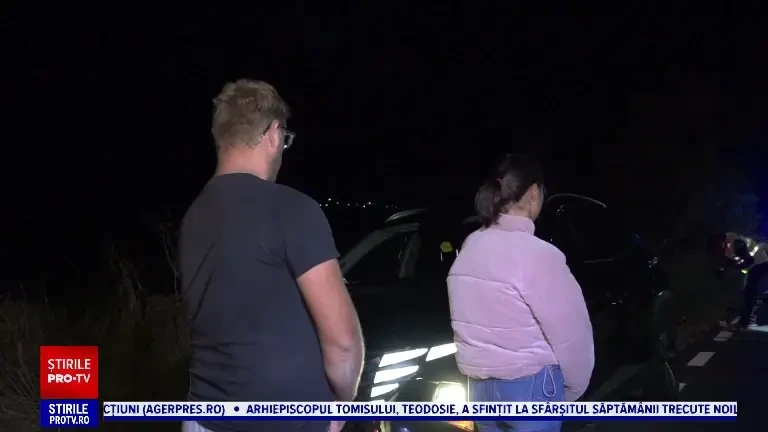 Două fete lovite în plin de o mașină care intrase într-o depășire, în Vaslui