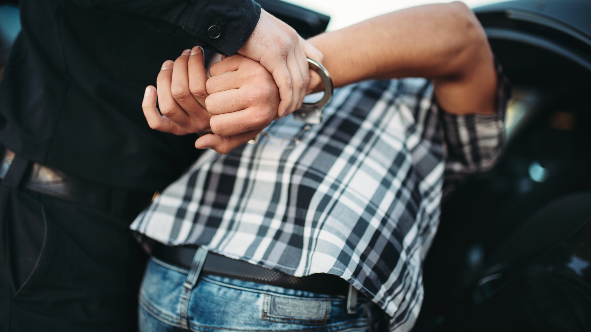 Bărbat din Bacău, arestat după ce a fost prins conducând beat şi fără permis, de două ori în aceeaşi zi