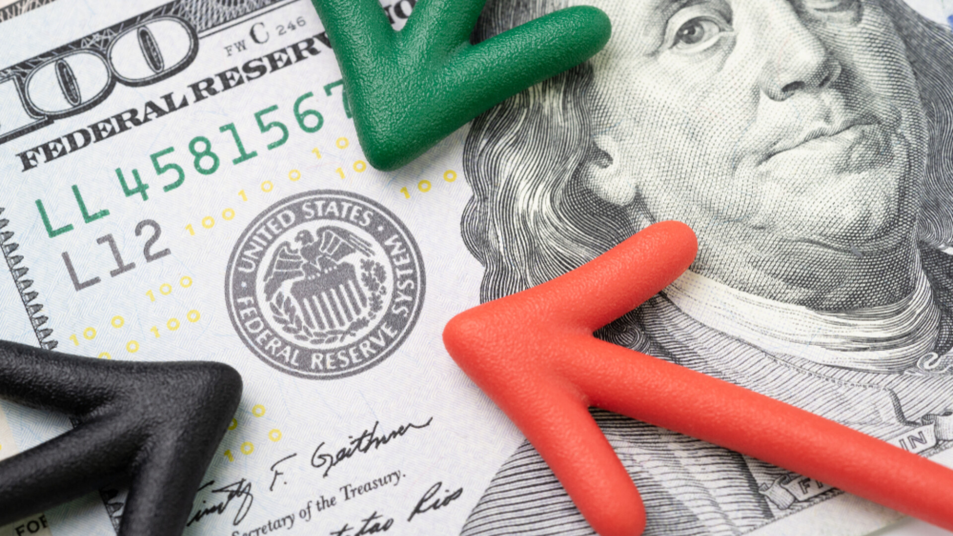 Rezerva Federală a SUA rămâne la cea mai mare dobândă de politică monetară din ultimii 22 de ani. Ce se întâmplă cu economia