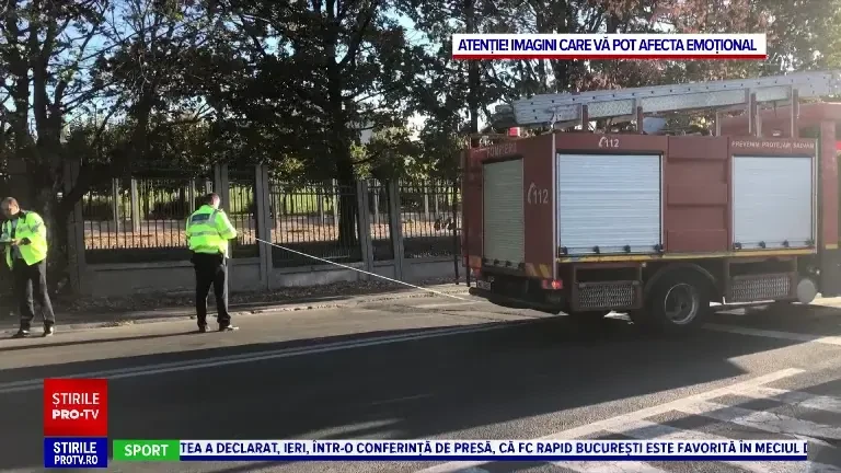 Două femei lovite pe o trecere de pietoni din Galați. Șoferul s-a răsturnat încercând să le evite