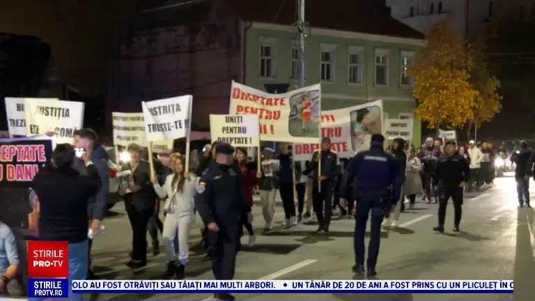 Marș de susținere în Bistrița pentru boxerul aflat în spital după un conflict. Mama: Încearcă să spună ceva, dar nu-l înțeleg