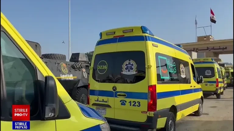 Primii cetățeni străini au părăsit Fâșia Gaza. Zeci de ambulanțe au intrat pentru a prelua civili răniți
