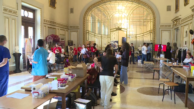 „Putem ajuta alți oameni”. Studenții de la medicină din București au organizat o campanie de donare de sânge