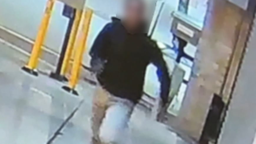 Doi copii de 12 și 13 ani au încercat să fure mașina unui polițist. Unul dintre ei a fost împușcat mortal de ofițer