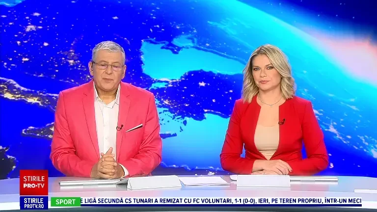 O fetiță de doar 2 ani a fost ”trasă pe dreapta” de poliție. A fost surprinsă ”gonind” pe șosea cu o decapotabilă roz