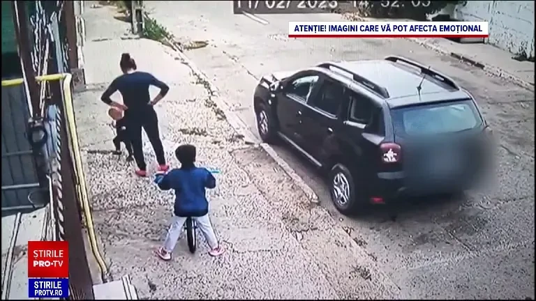 Momentul în care un poliţist de la Serviciul de Investigaţii Criminale lovește mortal cu maşina un copil, în Brăila | VIDEO