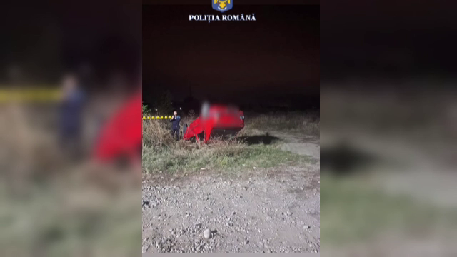 Un șofer din Argeș s-a răsturnat cu mașina în timp ce fugea de poliție. Nu era băut sau drogat