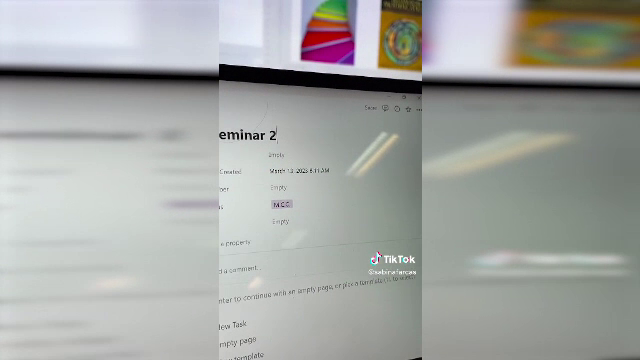 Profesorii încearcă să își atragă studenții prin intermediul rețelelor sociale. Universitățile care postează pe TikTok