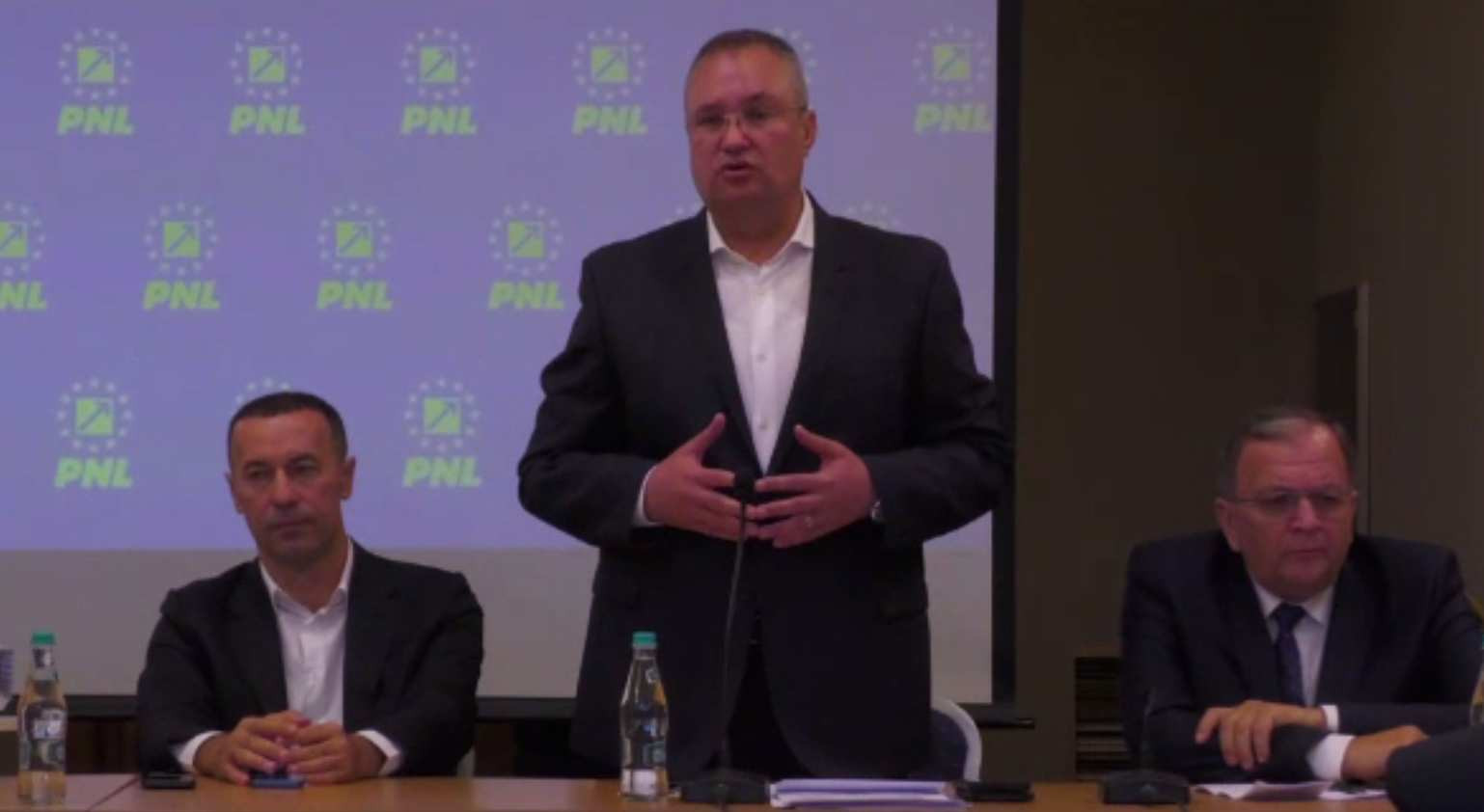 Ce i-a făcut pe liderii PNL să ia decizia de a merge separat de PSD la alegeri. Sunt discuții pentru debarcarea lui Ciucă