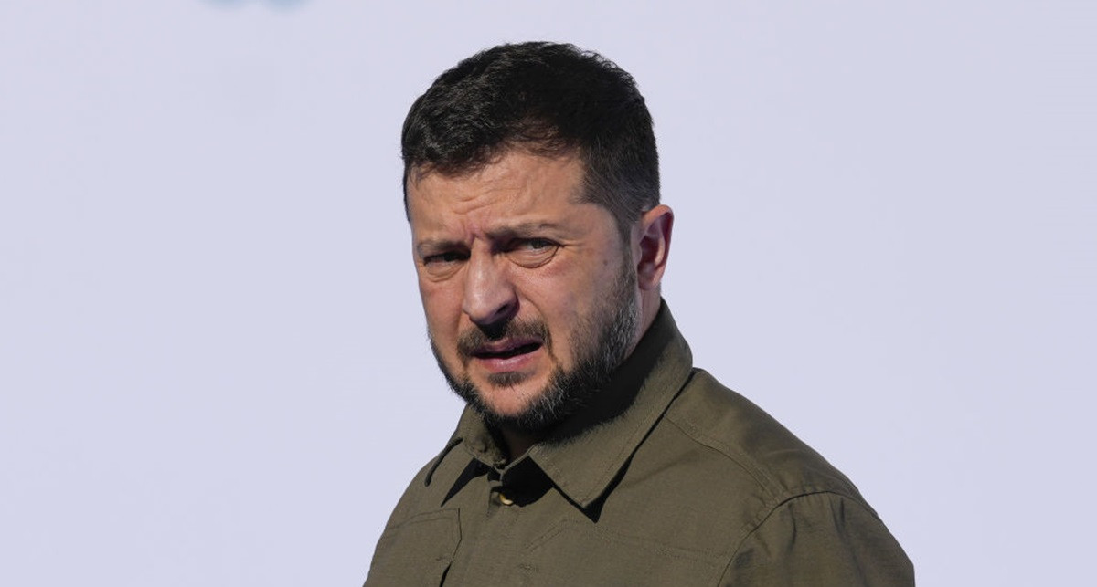 Zelenski a promulgat o lege controversată. Măsura luată pentru a salva situația de pe front