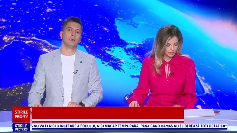 Accident într-o pădure din Neamț. Un bărbat și fiul său au fost prinși sub un tractor de lemne care a căzut peste ei