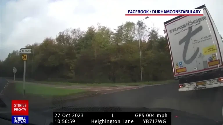 Explicația unui șofer de TIR român prins băut la volan în Marea Britanie. Conducea haotic în trafic