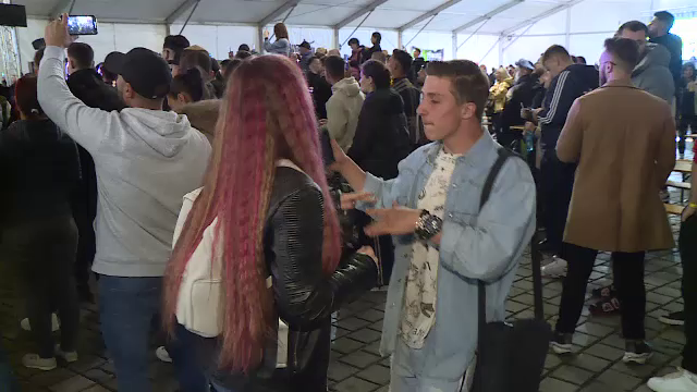 Temperaturile reci au alungat petrecăreții de la Oktoberfest. „Foarte mișto, chiar dacă suntem puțini”