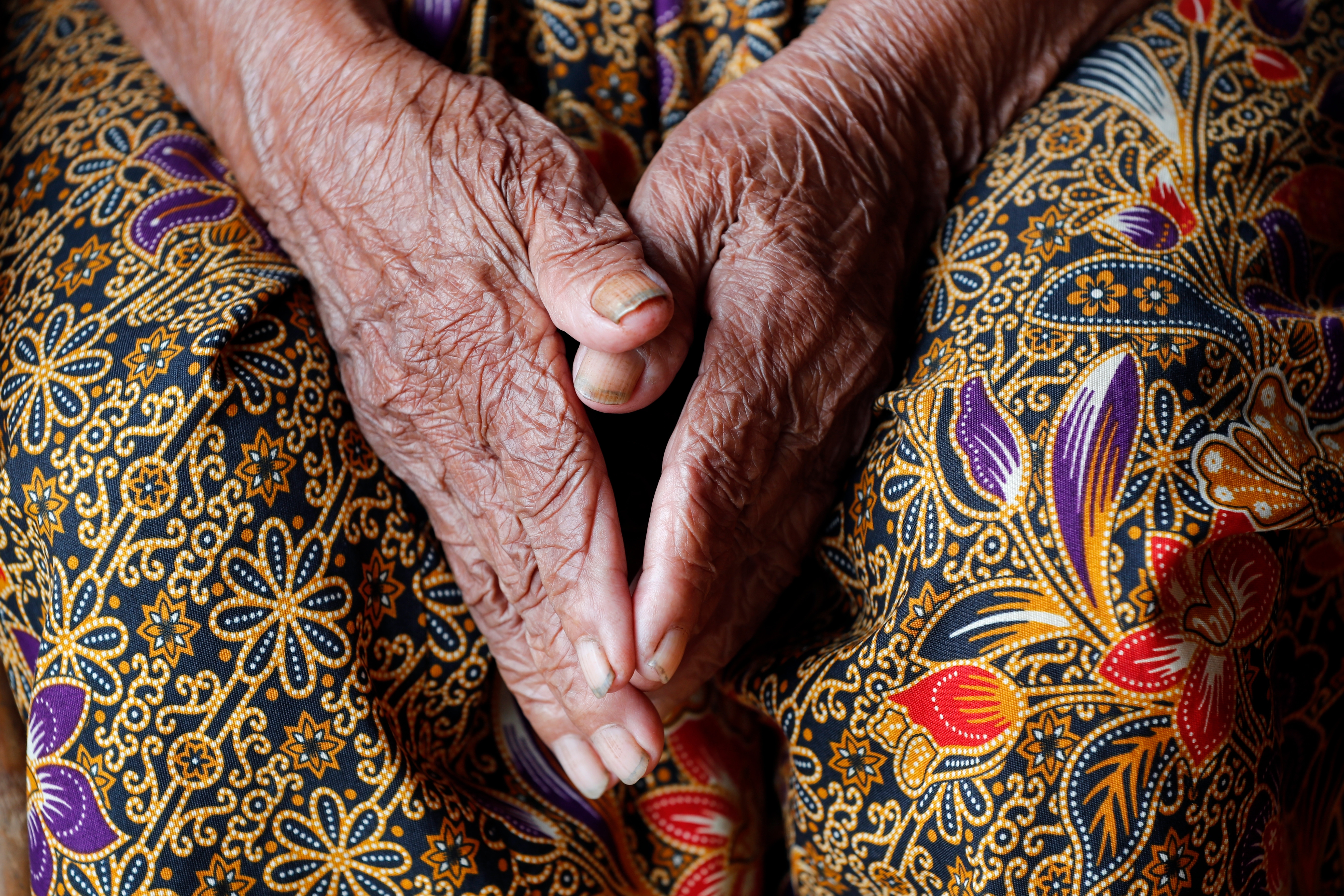 „M-a sărutat la fel ca el”. O femeie s-a căsătorit cu un vițel despre care crede că este soțul ei reîncarnat