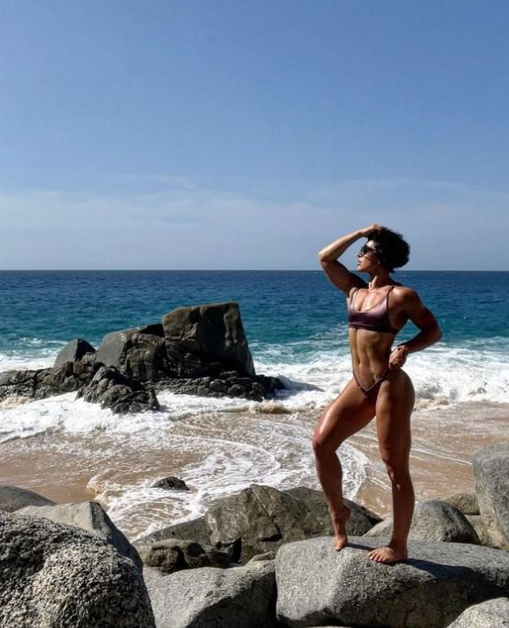 „Sunt un simbol a culturismului feminin”. Cum arată acum una dintre cele mai bune culturiste din lume | FOTO