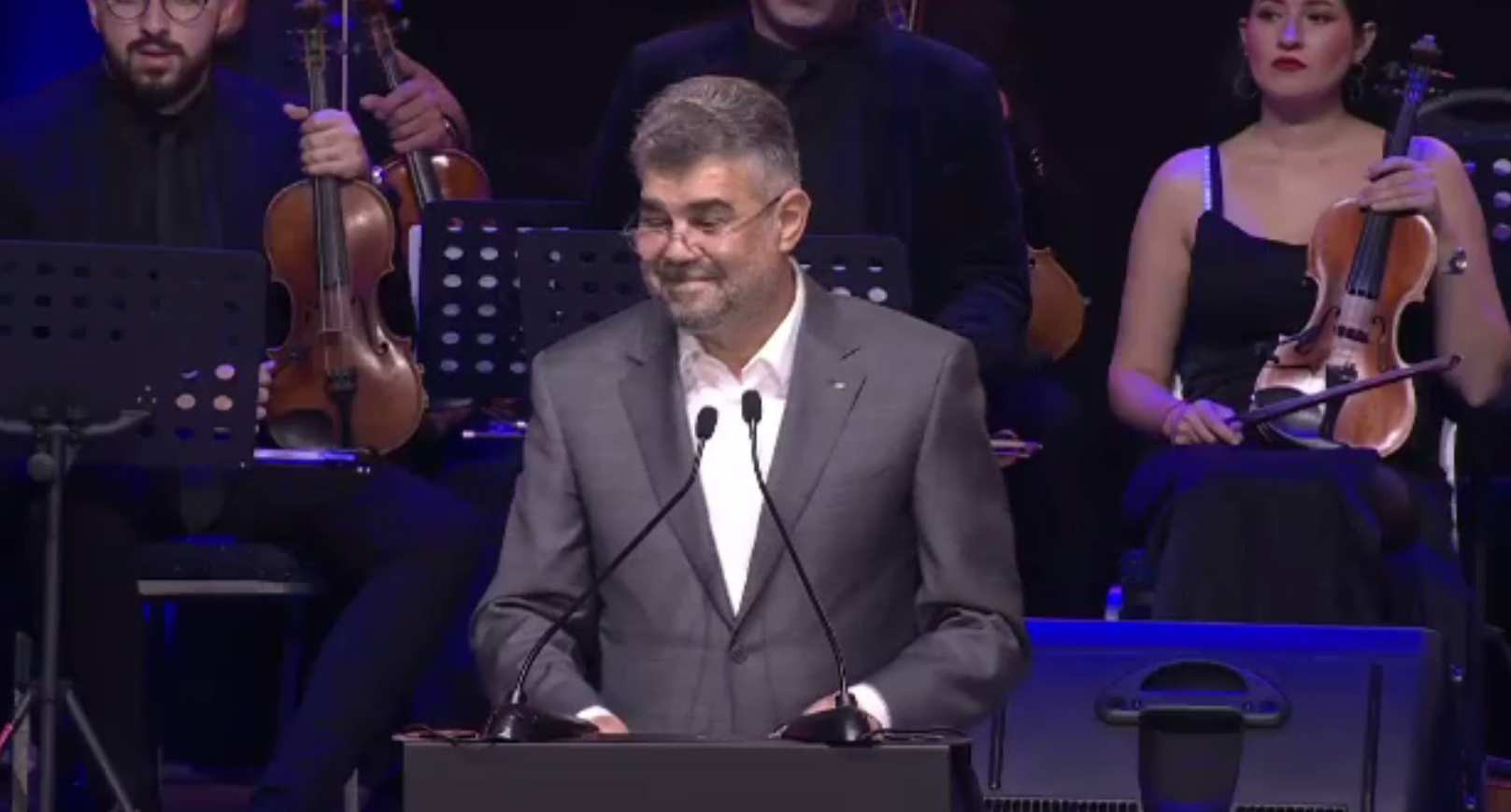 Marcel Ciolacu a vorbit despre păstrarea cash-ului, în fața romilor. „Socheres parla. Măi oameni buni, eu sunt din Buzău”