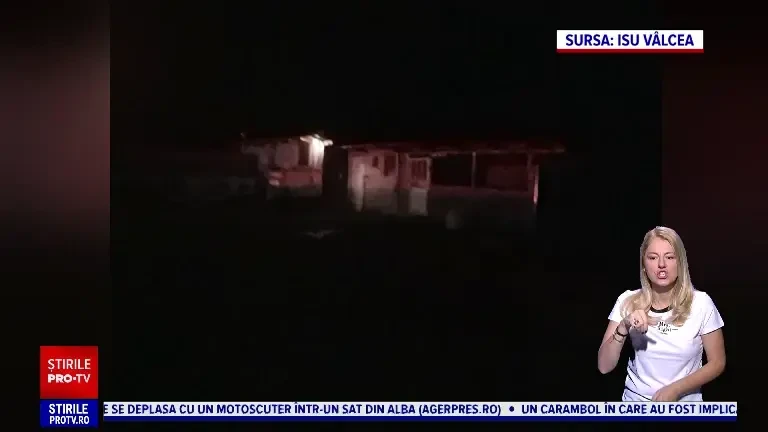 Un incendiu de proporții a mistuit o stână, în Drăgășani. Proprietarul a reușit să salveze animalele la timp