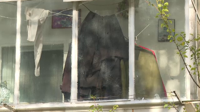 „Nu puteam să stau în bucătărie de miros”. Mărturiile vecinilor celor doi bărbați găsiți morți în apartament, în Timișoara