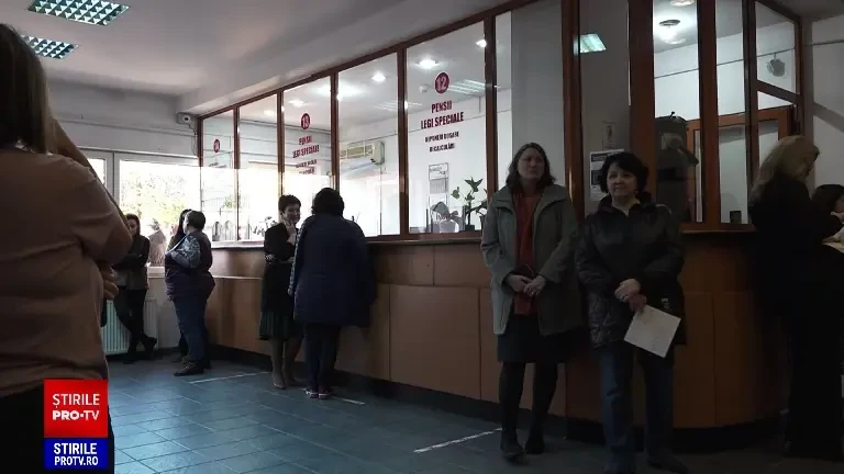 Angajații caselor de pensii din țară, în grevă. Funcționarii cer salarii mai mari
