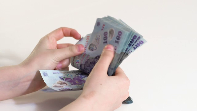 După eliminarea plafoanelor pentru plățile cash, Ciolacu ia în vizor pe altcineva. ”Nici voi nu veți scăpa!”
