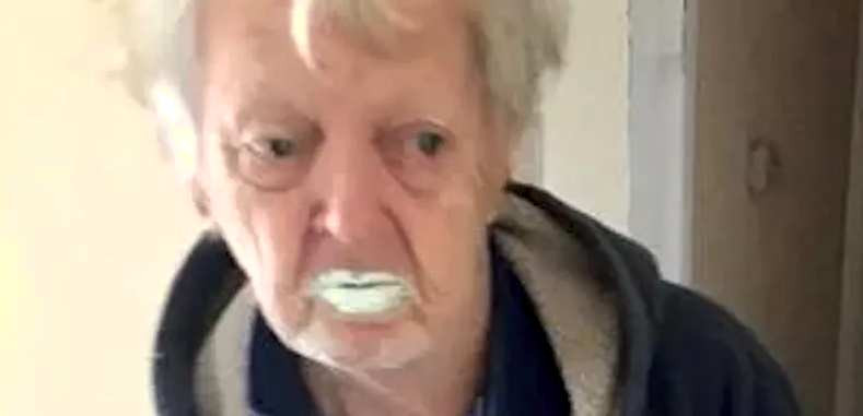 Bunicul care mănâncă vopsea a murit. A devenit celebru după ce a confundat-o cu iaurtul preferat