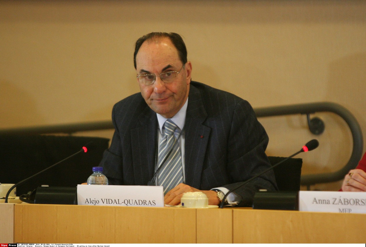 Un fost vicepreședinte al Parlamentului European a fost împușcat în față pe o stradă din Madrid