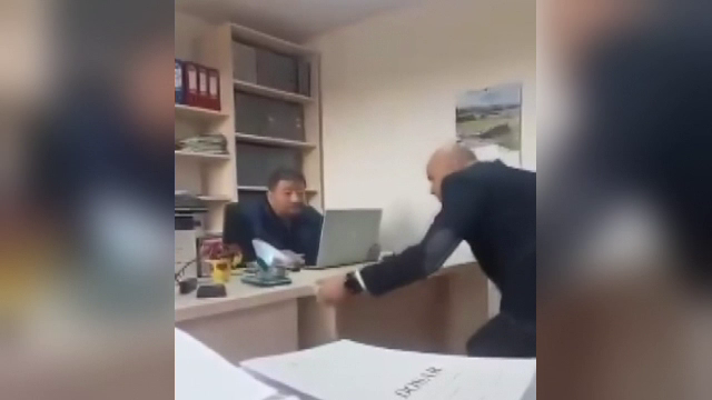 „Un zeflemist”. Scandal de proporții între primarul din Simeria și un funcționar care refuză să fie delegat în altă parte