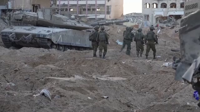 Israelul anunță că armata acționează în centrul Fâșiei Gaza, unde s-ar afla cartierul general al Hamas