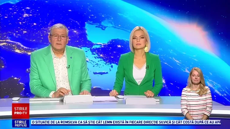 Acrobația făcută de un cerb a devenit virală. Sălbăticiunea a zburat peste două mașini, dar aterizarea a eșuat