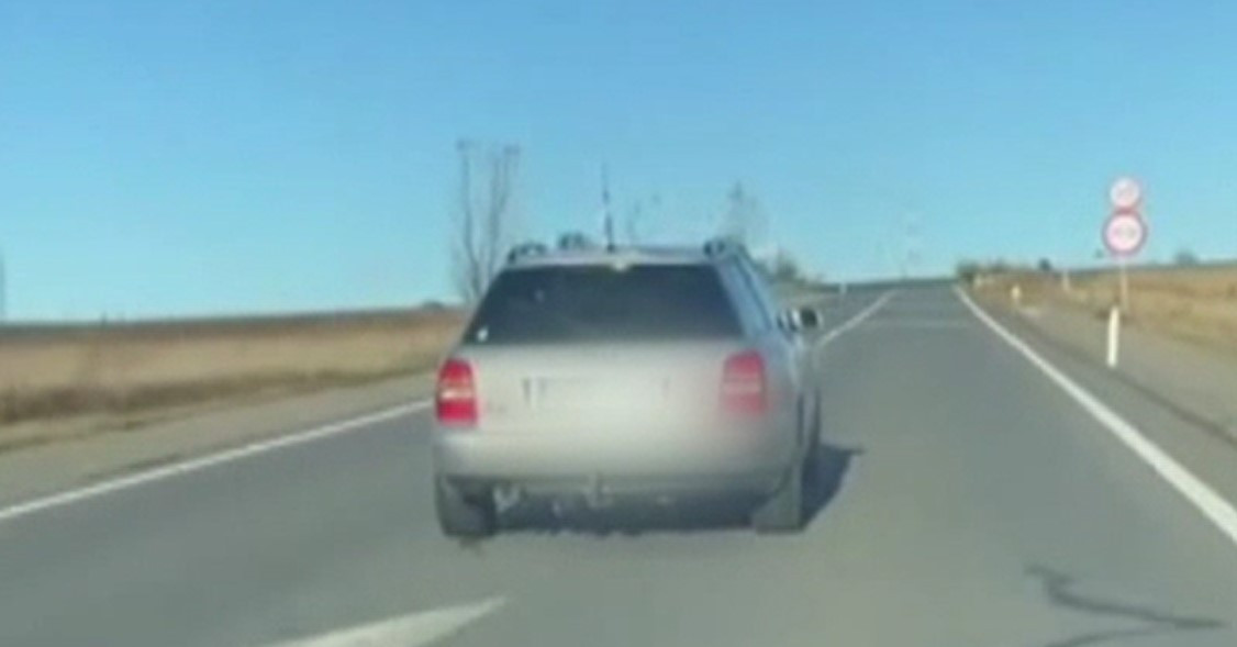 Imagini șocante surprinse pe DN 29. Un șofer a șicanat în mod periculos un alt conducător auto, apoi a vrut să sară la bătaie