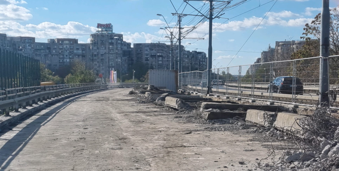 Amendă pe șantierul Podului Grant. S-au constatat lucrări care ridicau nori de praf pe întreg amplasamentul