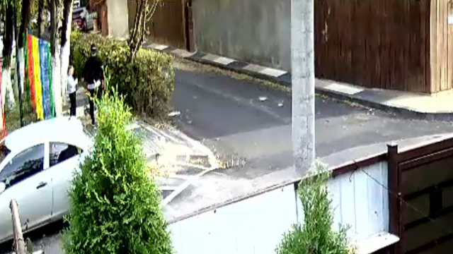 Fetiță de 7 ani din Capitală, tâlhărită în fața blocului. Judecătorul a dispus cercetarea în stare de libertate a tâlharului