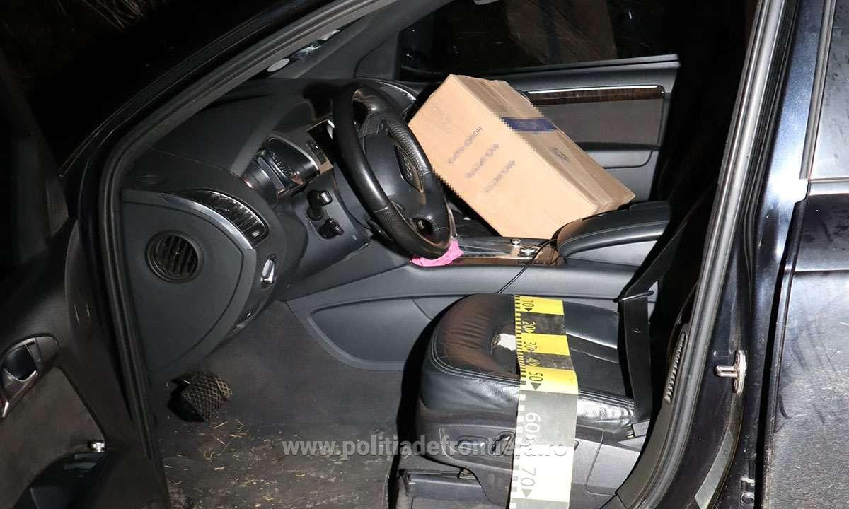 Bolid de lux, găsit abandonat după o urmărire în Suceava. Când l-au deschis, polițiștii au avut o surpriză FOTO