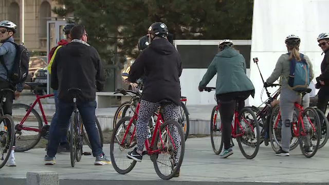 Ţările de Jos lansează o campanie pentru a-i convinge pe biciclişti să poarte cască