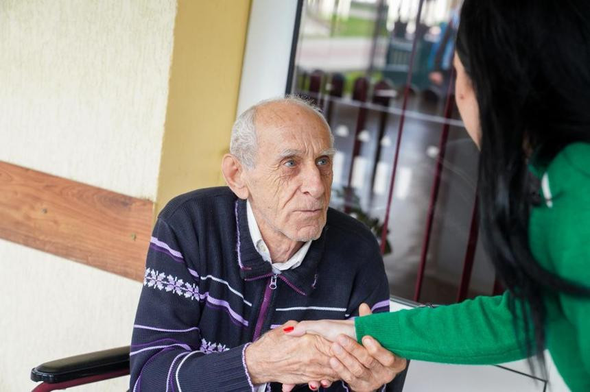 Ministerul Muncii anunță că ”sistemul de asistenţă social se reformează din temelii”