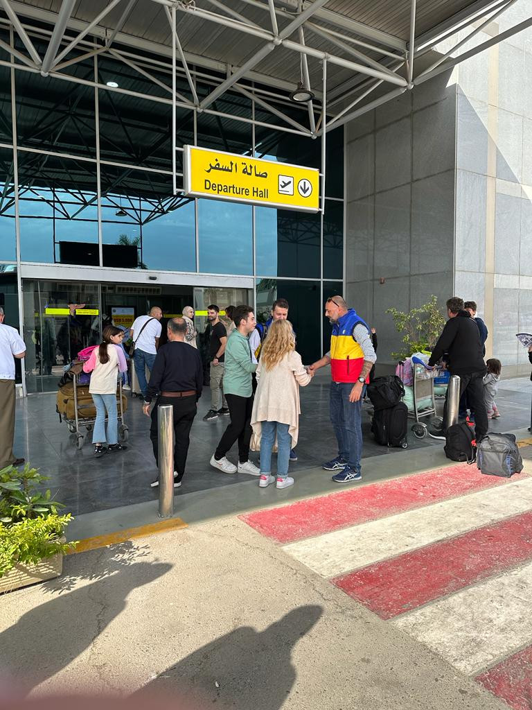 MAE: Cei 41 de cetățeni români și membri de familie evacuați din Fașia Gaza vor porni spre România