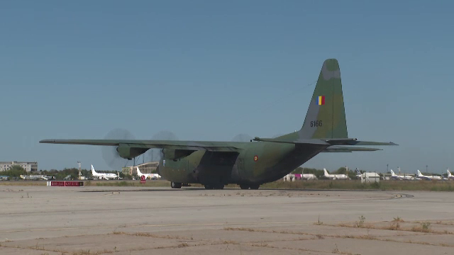 Românii evacuați din Gaza au rămas blocați la Cairo pentru că avionul care trebuia să-i aducă acasă s-a stricat