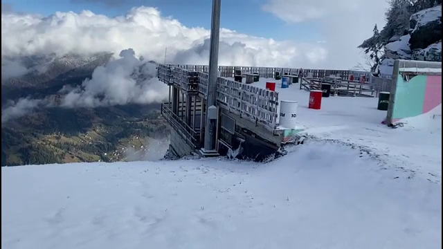 Iarna a venit mai devreme decât ne așteptam. Munții se acoperă de zăpadă, iar românii deja fac rezervări pentru 1 Decembrie