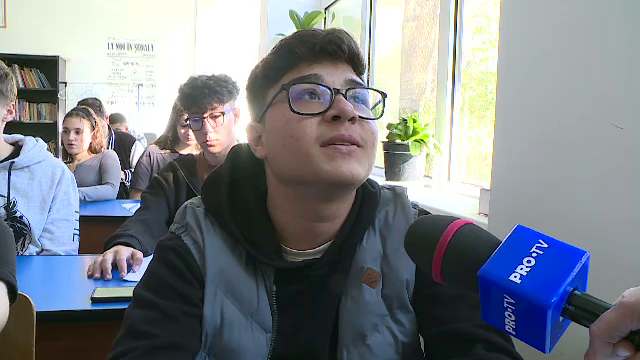 Reacția unui elev cu media sub 5 după ce a aflat că va primi bursă de merit. „Cui nu-i trebuie atâția bani?”