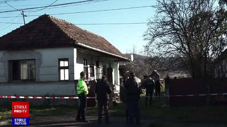 Femeia găsită moartă în locuința incendiată a fost ucisă. Ucigașul a dat apoi foc casei, ca să își șteargă urmele