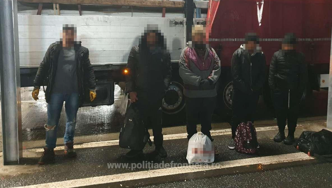 Peste 80 de migranţi au fost prinşi de poliţiştii de frontieră arădeni când încercau să treacă graniţa ilegal în Ungaria