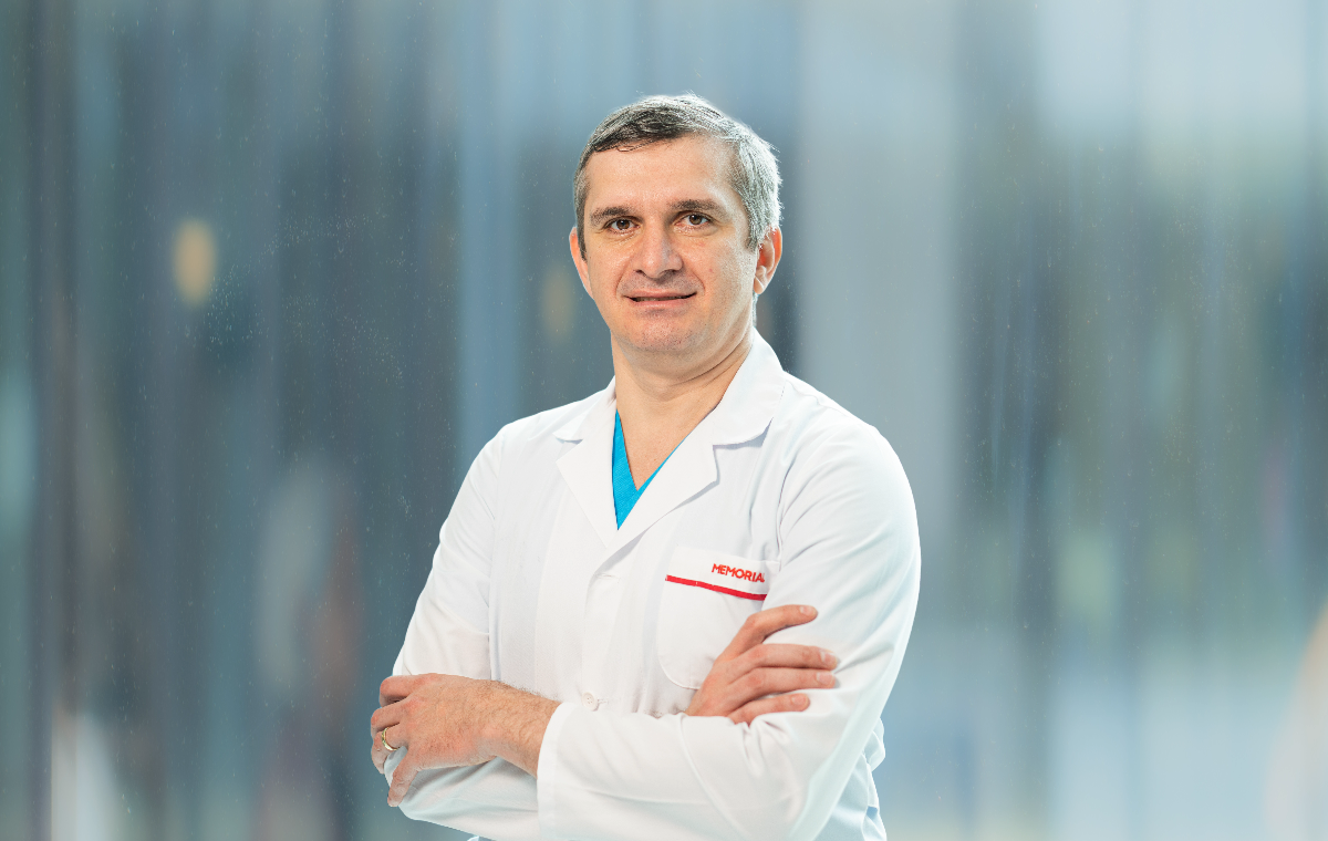 (P) Operație în premieră la Spitalul Memorial Băneasa. O pacientă a scăpat de dureri cu intervenție minim invazivă pe coloană