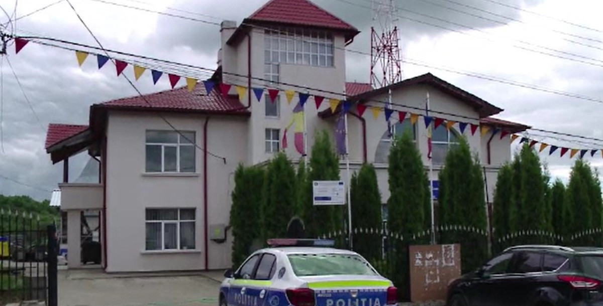 O mamă care i-a permis iubitului său să îi abuzeze fiicele minore, condamnată la 13 ani și 8 luni de închisoare